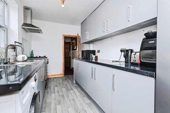 3 Bedroom Terraced House For Sale In Mary Road, Handsworth, Birmingham, B21 - Photo 4