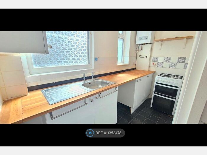 1 Bedroom Flat To Rent In Alexandra Road, Prenton, CH43