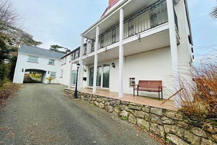 7 Bedroom Property To Rent In Marsh Road, Tenby, SA70