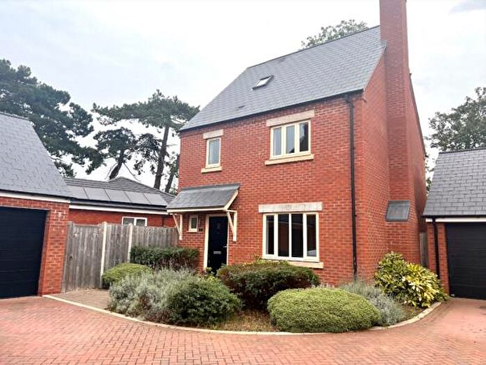 4 Bedroom Detached House To Rent In Salter Close, Raunds, Wellingborough, NN9