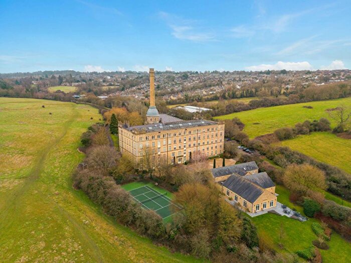 2 Bedroom Flat For Sale In Bliss Mill, Chipping Norton, OX7