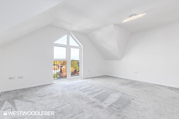2 Bedroom Penthouse For Sale In Taverners Way, Hoddesdon, EN11