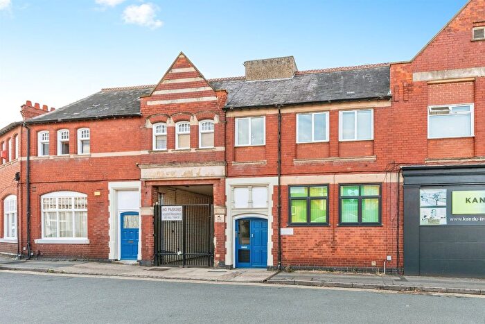 2 Bedroom Flat For Sale In Windmill Road, Rushden, NN10