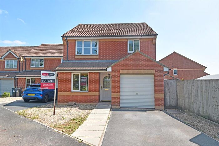 3 Bedroom Detached House For Sale In Danes Mead, Cullompton, Devon, EX15