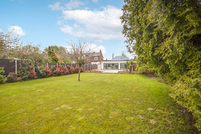 3 Bedroom Detached Bungalow For Sale In Stenson Road, Sunnyhill, DE23