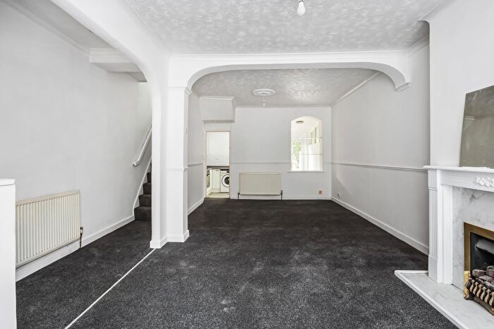 2 Bedroom Terraced House To Rent In Dundee Road, London, E13