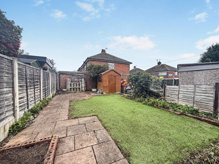 3 Bedroom Semi-Detached House To Rent In Mottram Street, Beeston, NG9