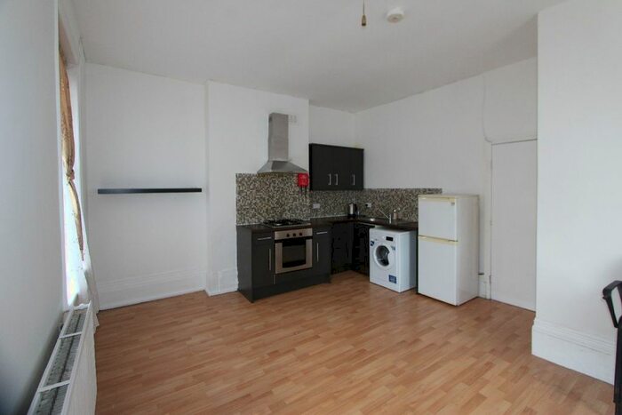 1 Bedroom Flat To Rent In Green Lanes, London, N8