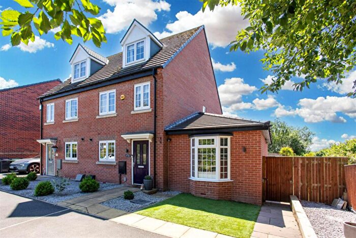 3 Bedroom Semi-Detached House For Sale In Princess Street, Great Preston, Leeds, LS26