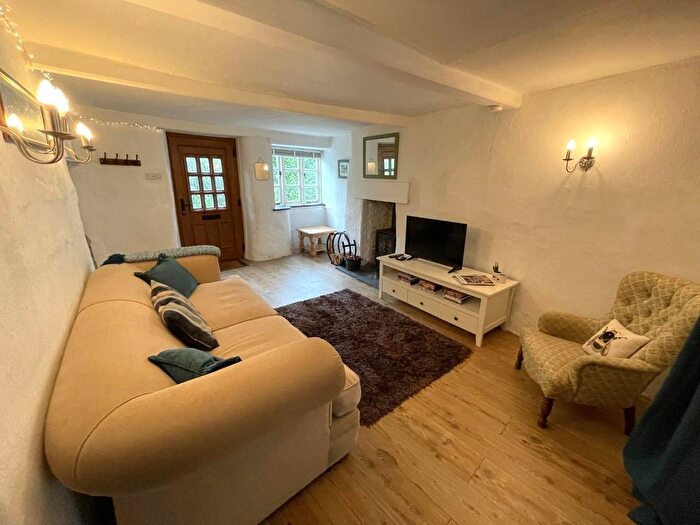 2 Bedroom Cottage For Sale In Milbury Lane, Exminster, Exeter, EX6