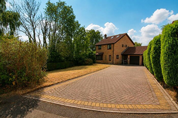 3 Bedroom Detached House For Sale In Dyhewydd Isaf, Llantwit Fardre, Pontypridd, CF38