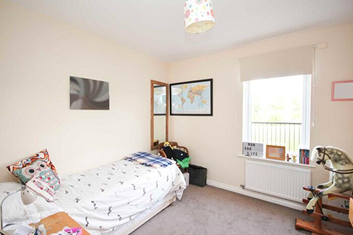 2 Bedroom Apartment To Rent In Nicholson Park, Bracknell, RG12
