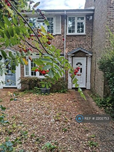 3 Bedroom Terraced House To Rent In Broomhall Lane, Woking, GU21