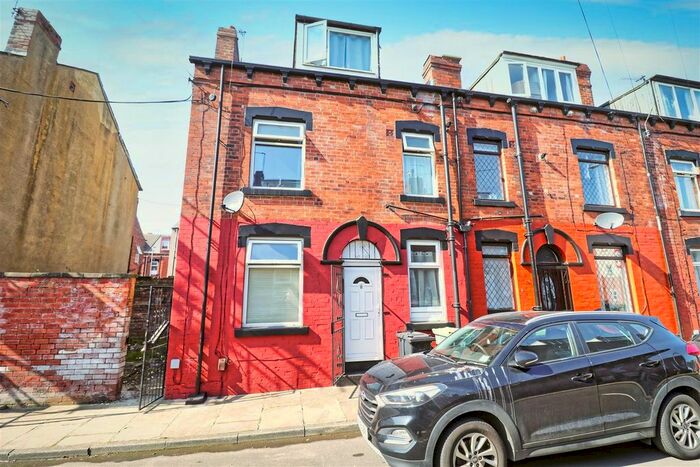 2 Bedroom Property To Rent In Whingate Avenue, Armley, Leeds, LS12