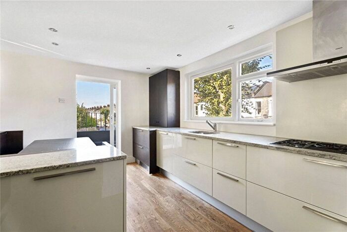 2 Bedroom Flat To Rent In Crescent Lane, Abbeville Village, SW4