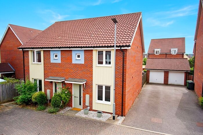 3 Bedroom Semi-Detached House For Sale In Red Admiral Close, Queens Hills, Norwich, NR8