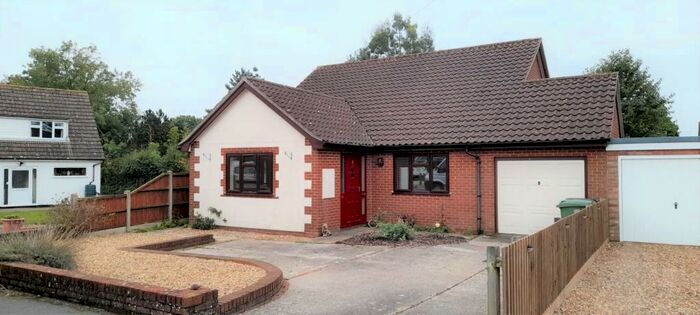 3 Bedroom Bungalow To Rent In Orchard Close, Norwich, NR16