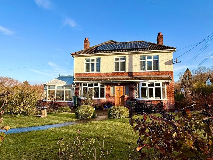 4 Bedroom Detached House For Sale In Top Sutton, Bishop Sutton, BS39