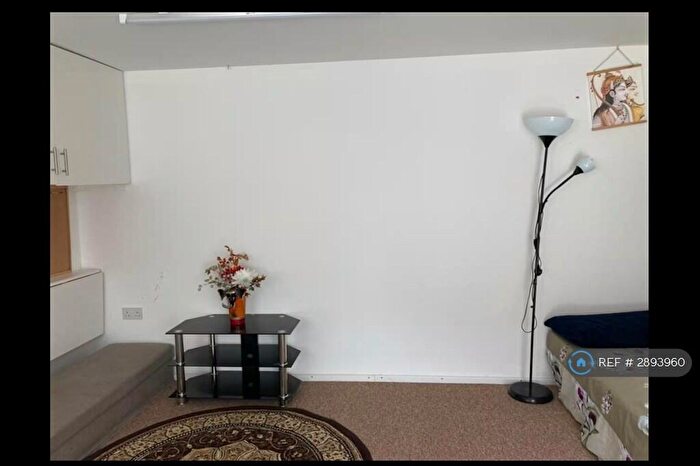Studio To Rent In Broomgrove Gardens, Edgware, HA8