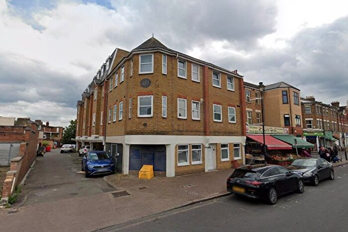 Studio To Rent In Maple Road, Penge, London, SE20