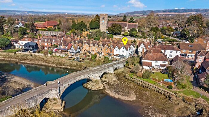 2 Bedroom End Of Terrace House For Sale In High Street, Aylesford, ME20