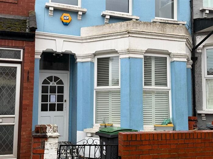 2 Bedroom Flat To Rent In Umfreville Road, London, N4