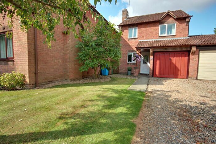 3 Bedroom Link Detached House For Sale In Teal Close, Walkington, Beverley, HU17