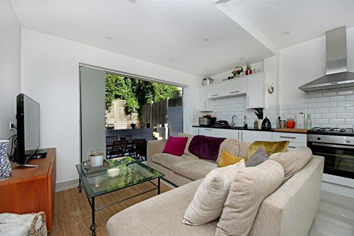 2 Bedroom Flat To Rent In Wells House Road, London, NW10