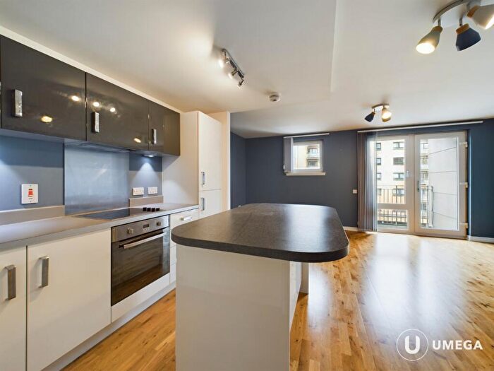 1 Bedroom Apartment To Rent In West Kilnacre, Easter Road, Edinburgh, EH7