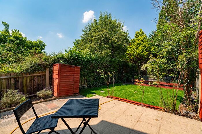 1 Bedroom Flat For Sale In Oaklands Road, London, W7