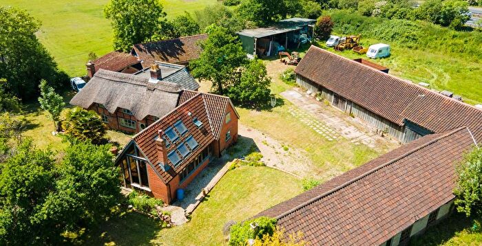 5 Bedroom Property For Sale In Romsey Road, Cadnam, Southampton, SO40