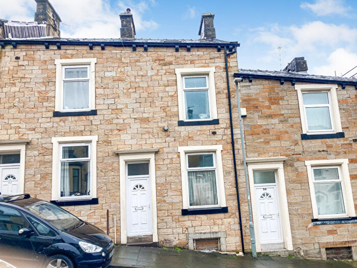 4 Bedroom Terraced House For Sale In Albion Street, Burnley, BB11