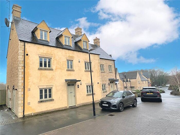 2 Bedroom Apartment To Rent In Middle Mead, Cirencester, GL7