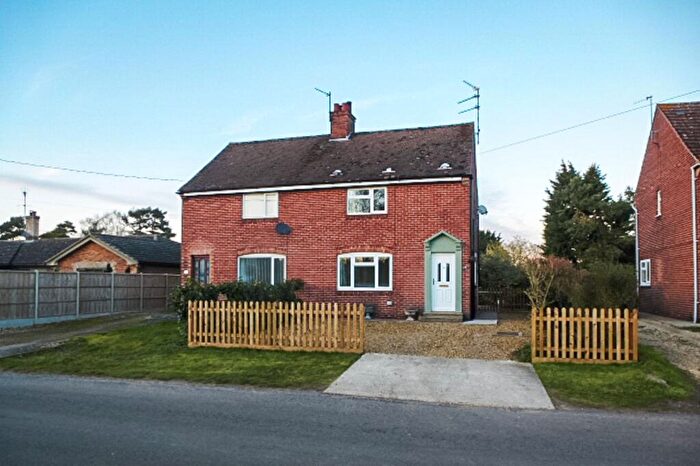 3 Bedroom Semi-Detached House To Rent In Roydon, PE32