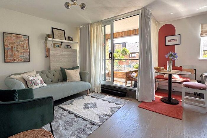 2 Bedroom Terraced House To Rent In Portland Square, Wapping, E1W