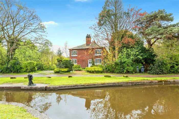 4 Bedroom Detached House For Sale In Fradley Junction, Alrewas, Burton-on-Trent, Staffordshire, DE13