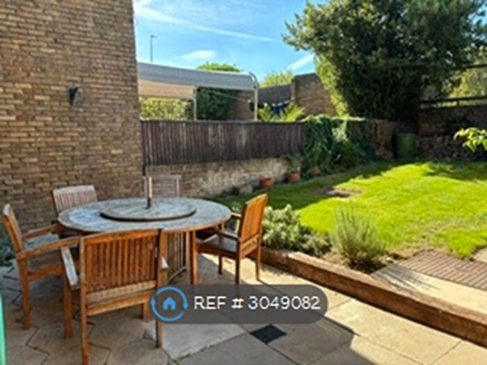 1 Bedroom Flat To Rent In East Hill, London, SW18