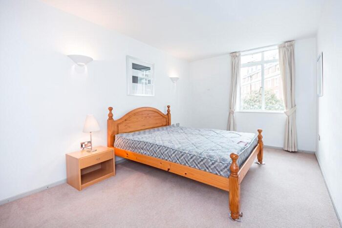 2 Bedroom Apartment To Rent In Myddelton Passage London, EC1R