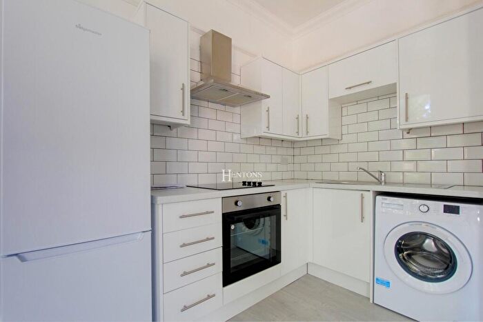1 Bedroom Flat For Sale In Connaught Road, Roath, Cardiff, CF24