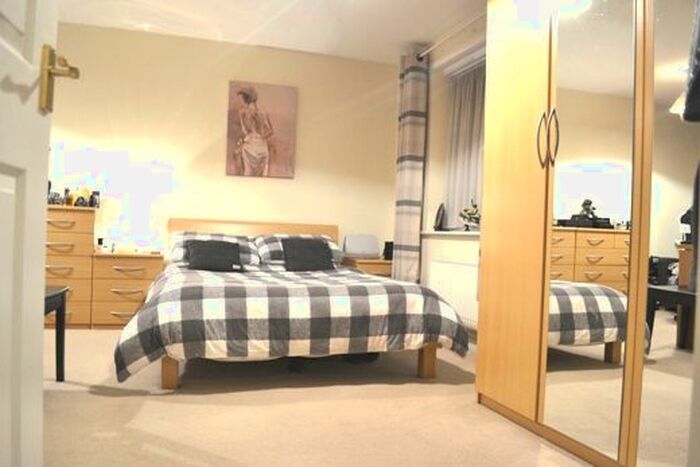 1 Bedroom Flat To Rent In Symphony Close, Edgware, HA8