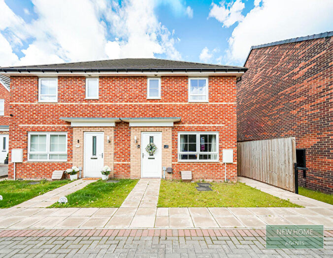 3 Bedroom Semi-Detached House For Sale In Collier Close, New Rossington, Doncaster, DN11