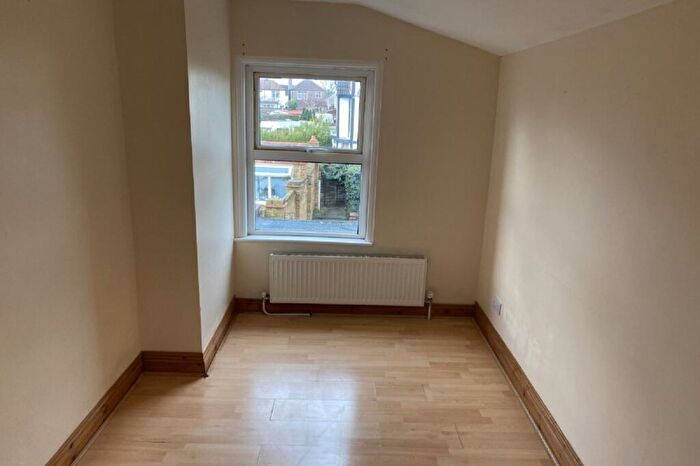 3 Bedroom Terraced House For Sale In Lawrence Hill Road, Dartford, Kent, DA1