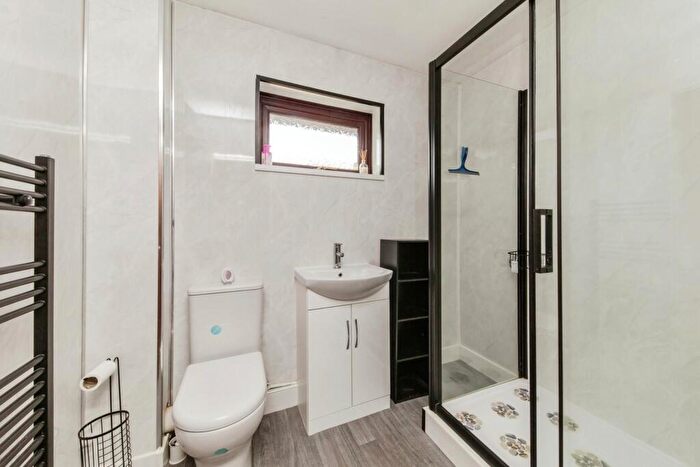 2 Bedroom Bungalow For Sale In Delamere Rise, Winsford, Cheshire, CW7