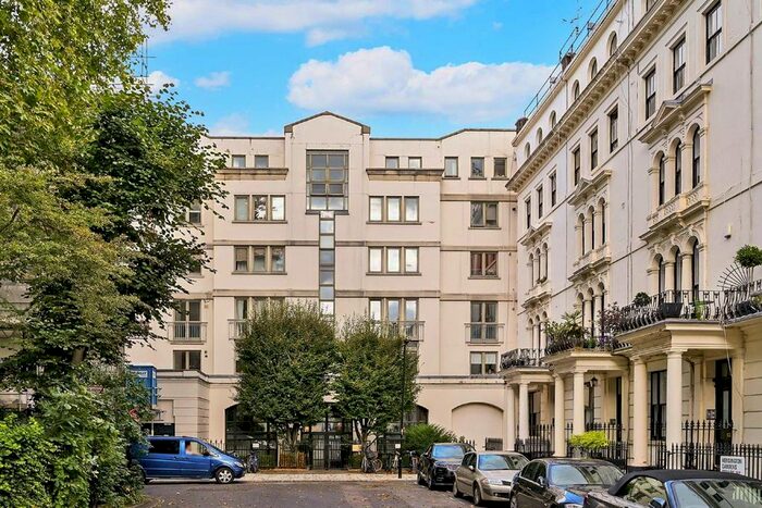 2 Bedroom Flat To Rent In Kensington Gardens Square, London W2