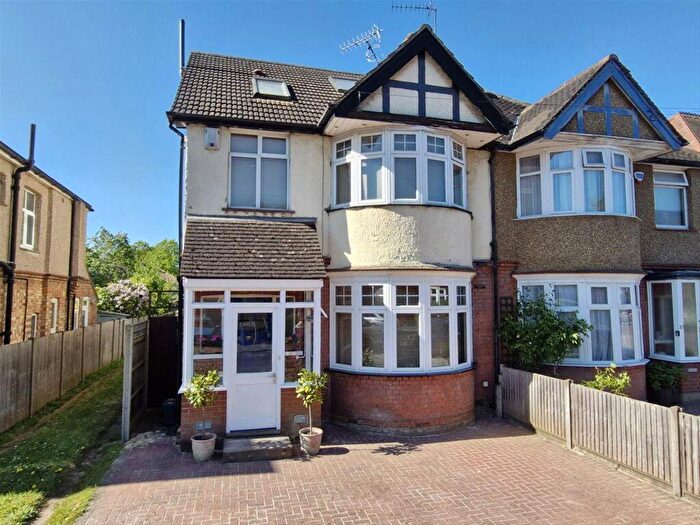 5 Bedroom Semi Detached House For Sale In Southfield Park, Harrow, HA2