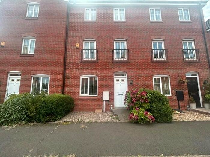 4 Bedroom House To Rent In Felton Close, Stafford, ST17