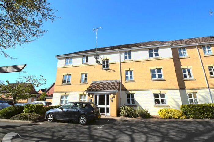 2 Bedroom Flat To Rent In Scholars Walk, Langley, Slough SL3