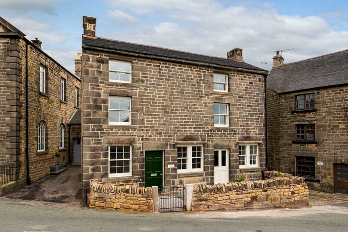 4 Bedroom Detached House For Sale In Buxton Road, Longnor, SK17