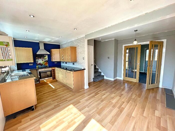 3 Bedroom End Of Terrace House For Sale In Grizedale, Hull, HU7