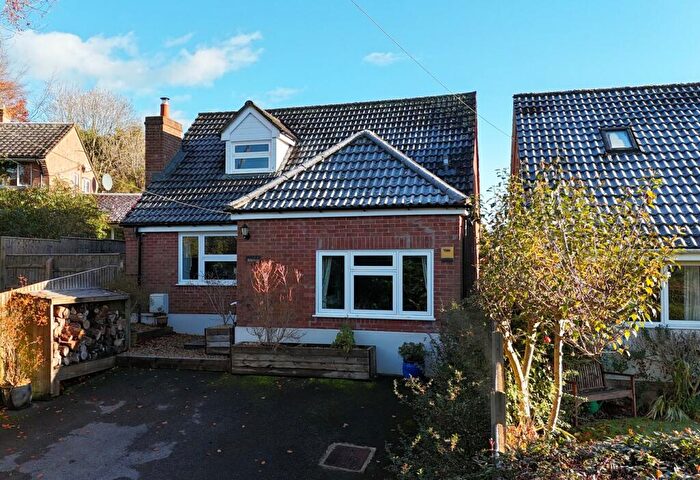 3 Bedroom Detached House For Sale In Sandy Lane, Redlynch, Salisbury, SP5